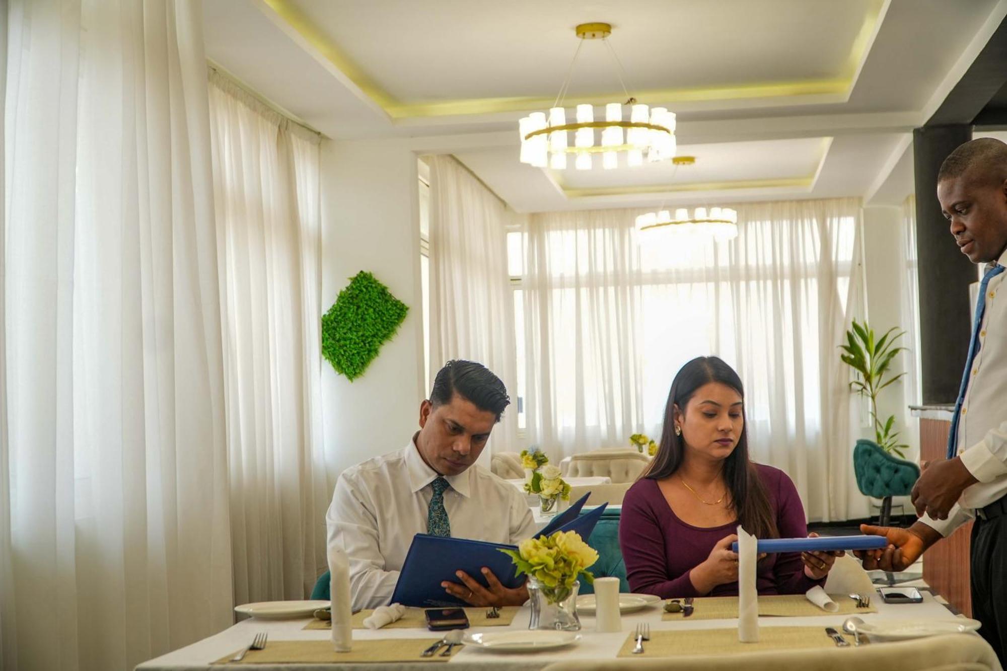 Amor Hotels Абуджа Екстер'єр фото
